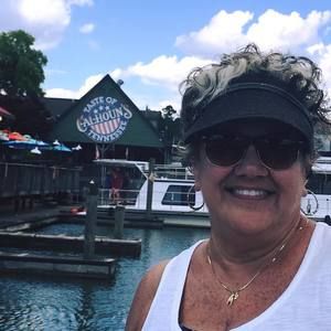 Meet your Posher, Lynette